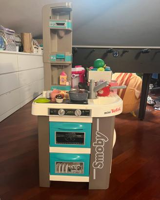 Cucina giocattolo con accessori