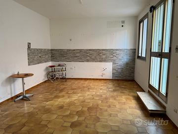 Appartamento seminterrato da ristrutturare