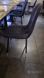Stock di sedie in velluto nero