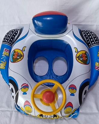 auto gonfiabile per bambini piccoli con mutanda