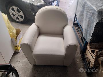 Poltrona in ecopelle come nuova