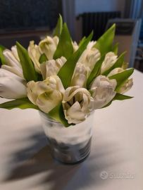 Vaso in vetro argentato con mazzo tulipani 