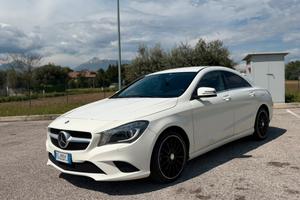 Mercedes Cla 200D dark premium night