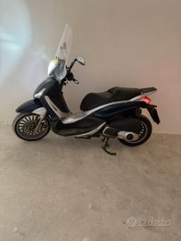 Beverly 300