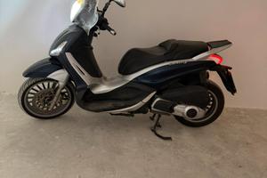 Beverly 300