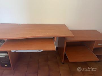 Scrivania angolare in legno con modulo laterale