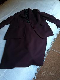 Tailleur in lana color prugna