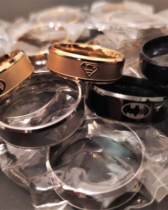 50 Anelli BATMAN & SUPERMAN Taglie da 16mm a 24mm
