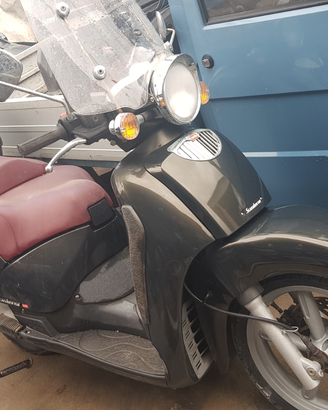 Scooter Aprilia Scarabeo 150cc tutto solo per ric