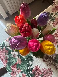 Vaso  in legno originale dell’Olanda con Tulipani