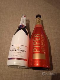 Due bottiglie da collezione vuote Moët e Piper