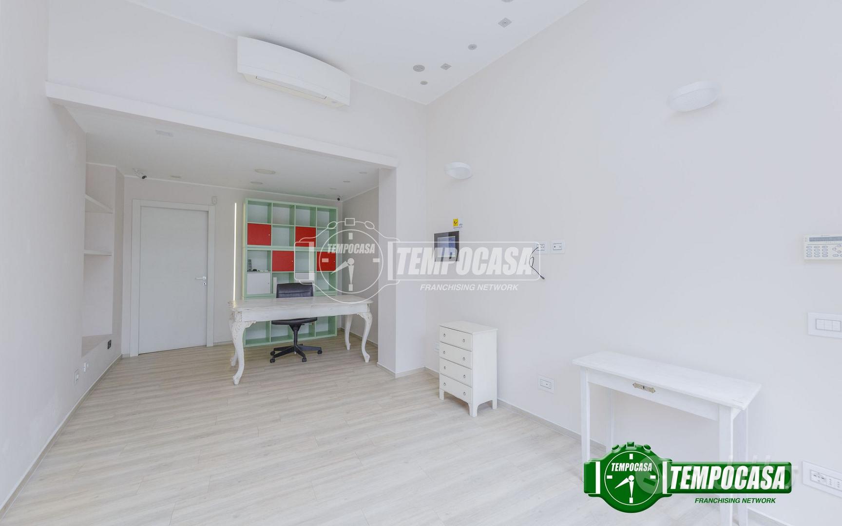 Negozio a Milano Via Gallarate 2 locali - Vista 3