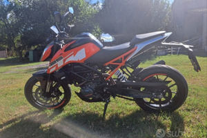 KTM> Duke 125 Akrapovic