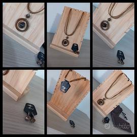 collana orecchini e sacchetto