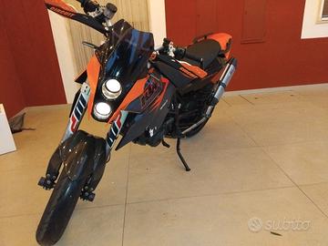 KTM Duke 690