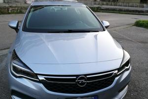 Opel Astra berlina 