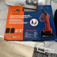 Cesoia 48v con due batterie