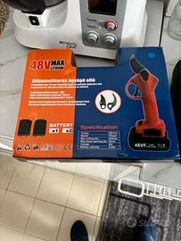 Cesoia 48v con due batterie