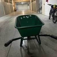 Carriola in plastica verde – come nuova