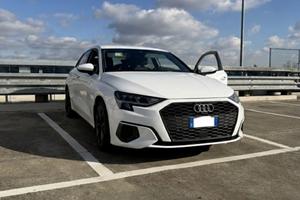 Audi A3 30 Sportback business TFSI s tronic ibrida