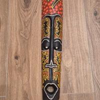 maschera etnica in legno, decorata