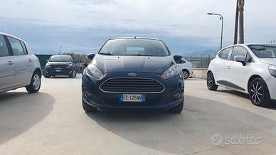 FORD FIESTA 1.4 GPL CASA MADRE