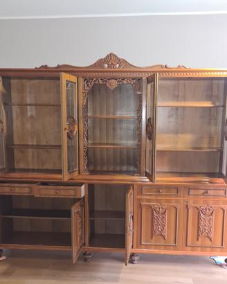 credenza con vetrine 