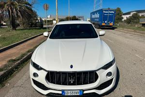 Maserati Levante V6 Diesel AWD Gransport !!!