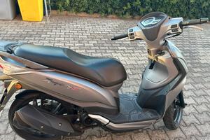 Scooter modello Sym XB05W  A1 01
