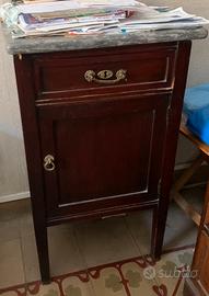 Coppia di comodini e testata letto