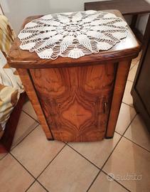 Macchina da cucire antica 