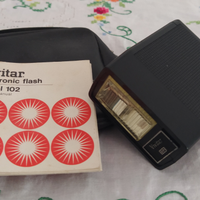 Flash elettronico Vivitar 102 con borsetta