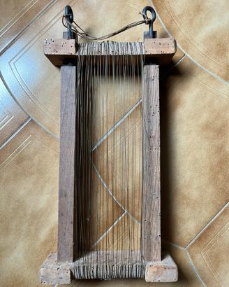 Attrezzo antico per fare pasta alla chitarra