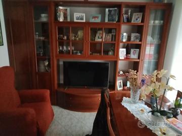 mobile soggiorno con tavolo 