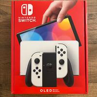 Nintendo Switch OLED BIANCA + accessori “premium”