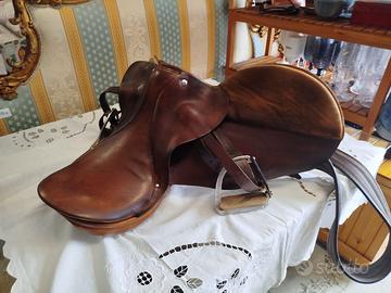 Sella inglese per cavallo in cuoio robusto marrone