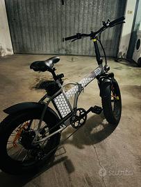 Bici elettrica pieghevole