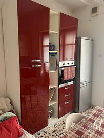 Cucina completa e divano