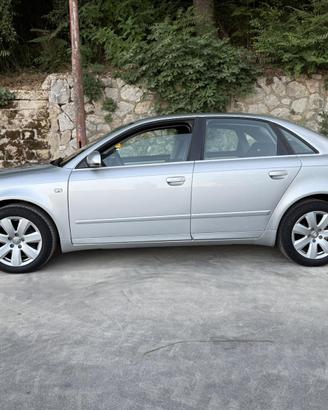 AUDI A4 b7