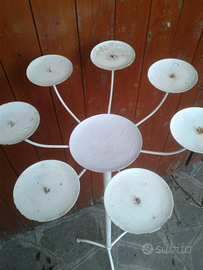 Candeliere da terra vecchio