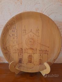 Piatto in legno decorato