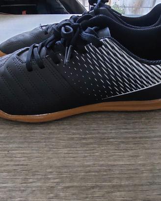 Scarpini futsal kipsta indoor usati 1 volta n 40