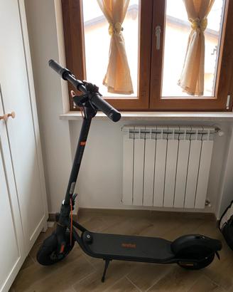 Monopattino Elettrico Segway-Ninebot F2 Pro E