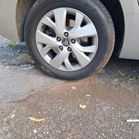 Quattro cerchi in lega da 16 - 5 fori 3 con gomme.