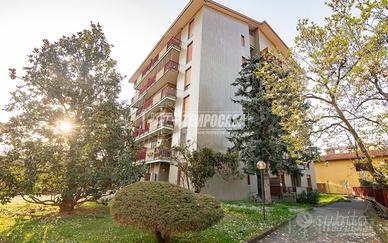 AMPIO QUADRILOCALE CON BOX