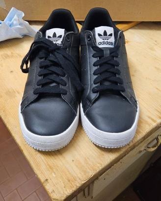 Adidas court tourino nere