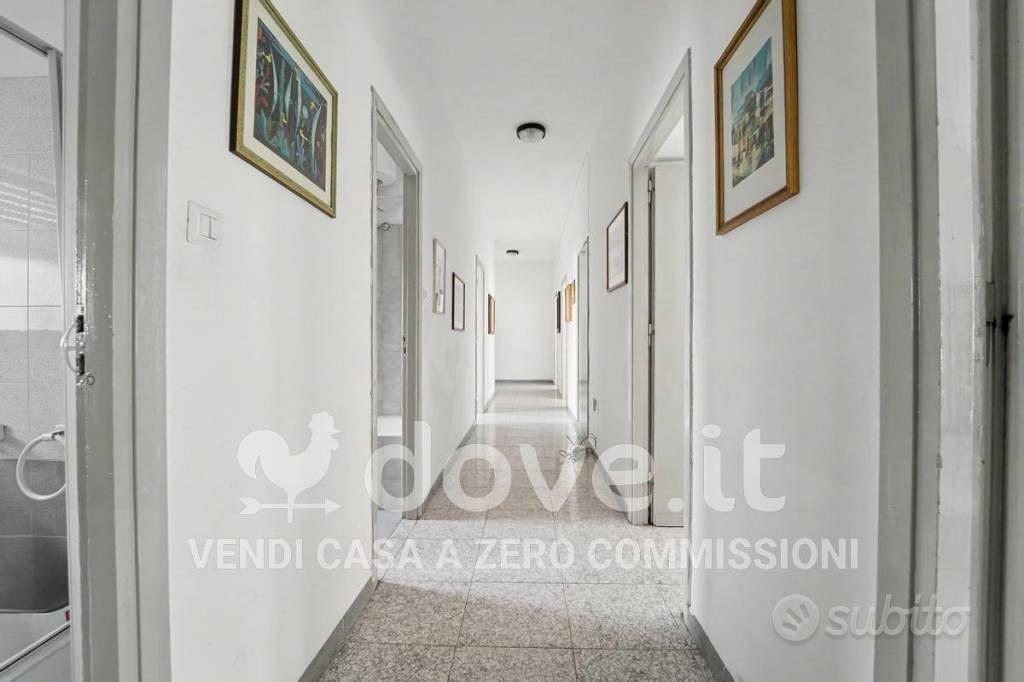 Appartamento di 140 m² con più di 5 locali e box a - Vista 5
