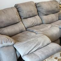 COPPIA DIVANI CON RECLINER  