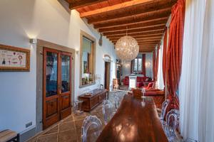 PRESTIGIOSO APPARTAMENTO IN CONTESTO D'EPOCA