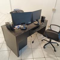 Scrivanie e poltroncine